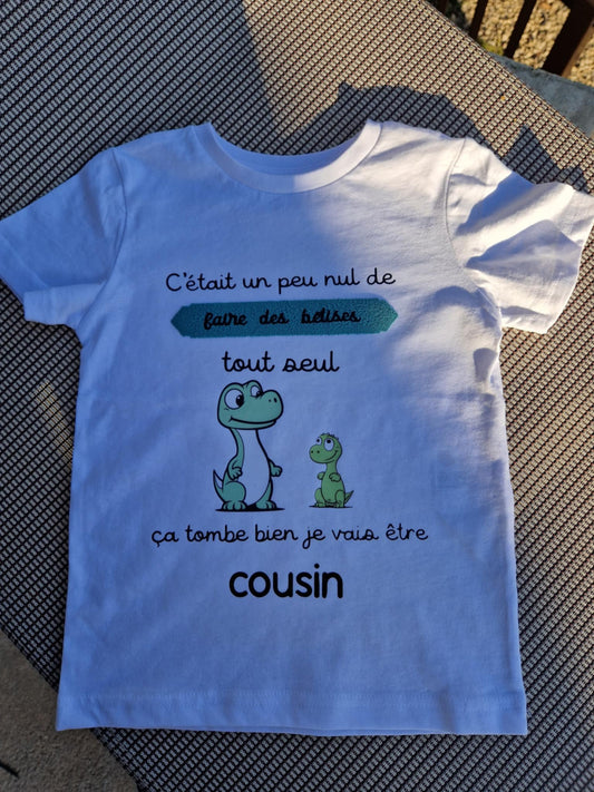 T-shirt " dino cousin(e) "